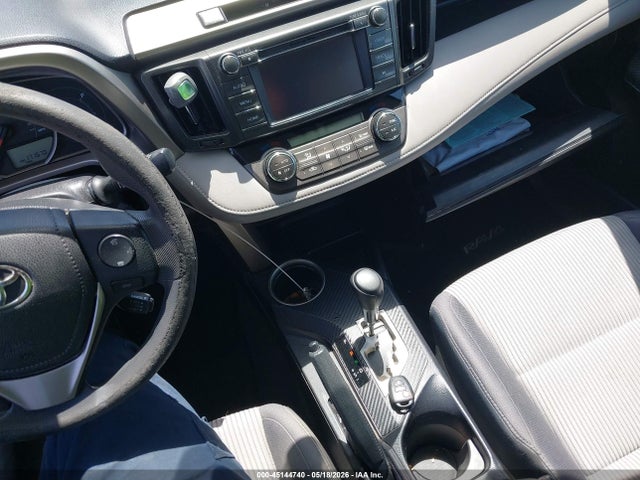 2T3WFREV3FW157883 Toyota Rav4 Xle