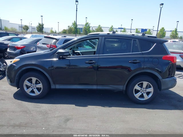 2T3WFREV3FW157883 Toyota Rav4 Xle