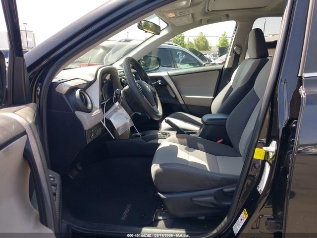 2T3WFREV3FW157883 Toyota Rav4 Xle