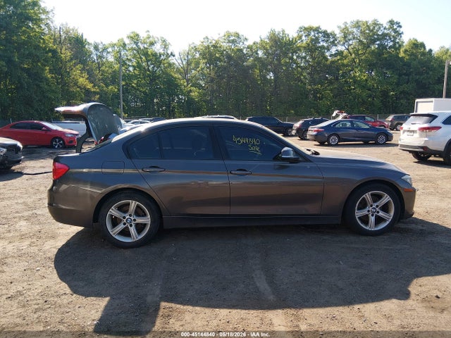 45144840 :رقم المزاد ، WBA3C3C51FK202563 vin ، 2015 Bmw 320i Xdrive مزاد بيع