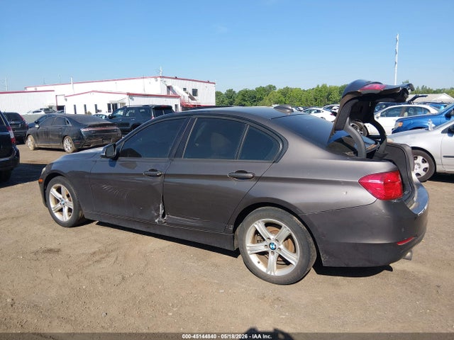 45144840 :رقم المزاد ، WBA3C3C51FK202563 vin ، 2015 Bmw 320i Xdrive مزاد بيع