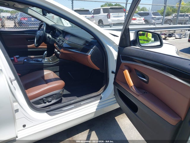 2011 Bmw 528i მანქანა იყიდება აუქციონზე, vin: WBAFR1C57BC738454, აუქციონის ნომერი: 45144986