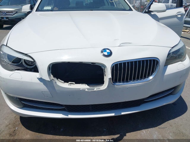 2011 Bmw 528i მანქანა იყიდება აუქციონზე, vin: WBAFR1C57BC738454, აუქციონის ნომერი: 45144986
