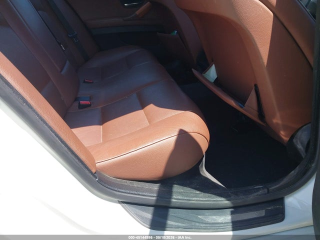 2011 Bmw 528i მანქანა იყიდება აუქციონზე, vin: WBAFR1C57BC738454, აუქციონის ნომერი: 45144986