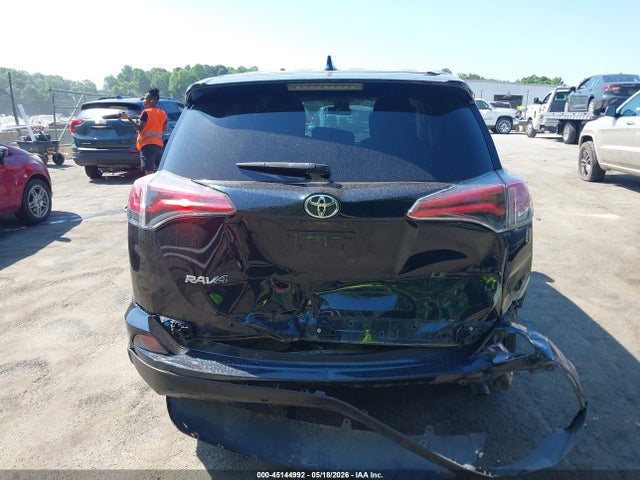 45144992 :رقم المزاد ، 2T3ZFREV0JW430803 vin ، 2018 Toyota Rav4 Le مزاد بيع