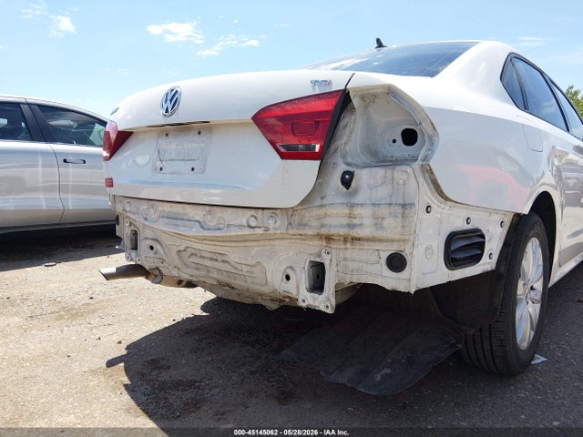 1VWAT7A3XEC120971 Volkswagen Passat 1.8t Wolfsburg Edition
