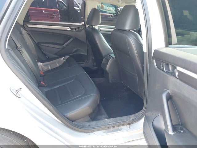 1VWDT7A32HC042901 Volkswagen Passat 1.8t R-line