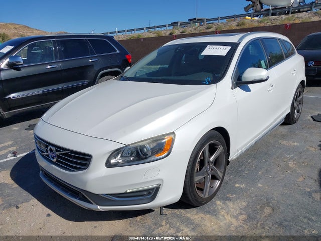Volvo V60 2015 YV140MEM1F1227473 Image 2