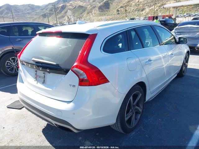 Volvo V60 2015 YV140MEM1F1227473 Image 4