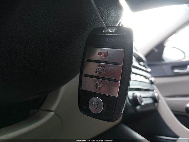 2017 Kia Optima Hybrid მანქანა იყიდება აუქციონზე, vin: KNAGT4LC5H5007041, აუქციონის ნომერი: 45145177