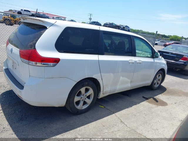 45145235 :رقم المزاد ، 5TDKA3DC5CS011802 vin ، 2012 Toyota Sienna Le 8 Passenger مزاد بيع