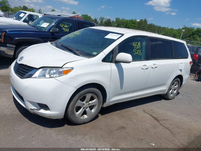 45145235 :رقم المزاد ، 5TDKA3DC5CS011802 vin ، 2012 Toyota Sienna Le 8 Passenger مزاد بيع