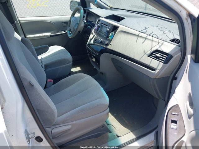 45145235 :رقم المزاد ، 5TDKA3DC5CS011802 vin ، 2012 Toyota Sienna Le 8 Passenger مزاد بيع