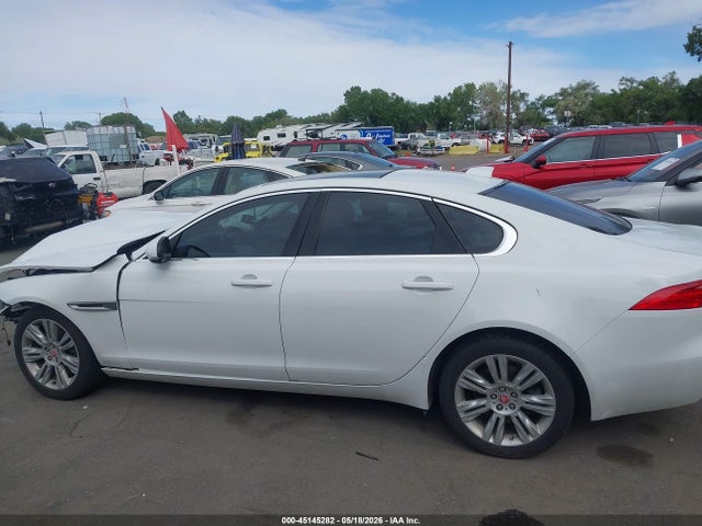 SAJBD4BV2HCY34800 Jaguar Xf 35t Premium
