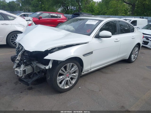 Jaguar Xf 35t Premium 2017 SAJBD4BV2HCY34800 Image 2