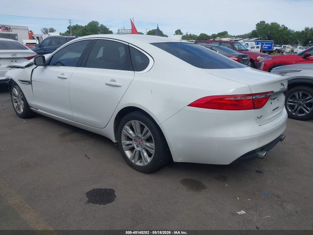 Jaguar Xf 35t Premium 2017 SAJBD4BV2HCY34800 Image 3