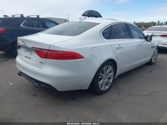 SAJBD4BV2HCY34800 Jaguar Xf 35t Premium