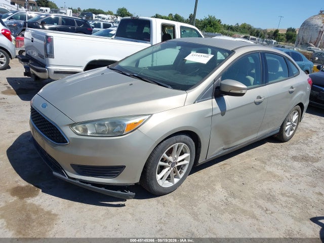 Ford FOCUS SE 2015 1FADP3F20FL222039 Image 2