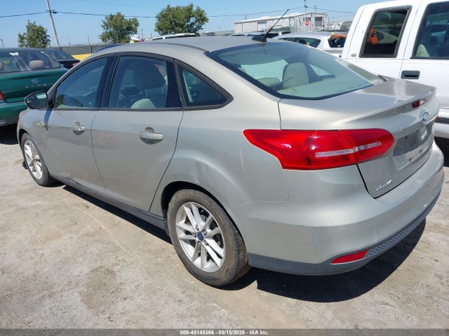 Ford FOCUS SE 2015 1FADP3F20FL222039 Image 3