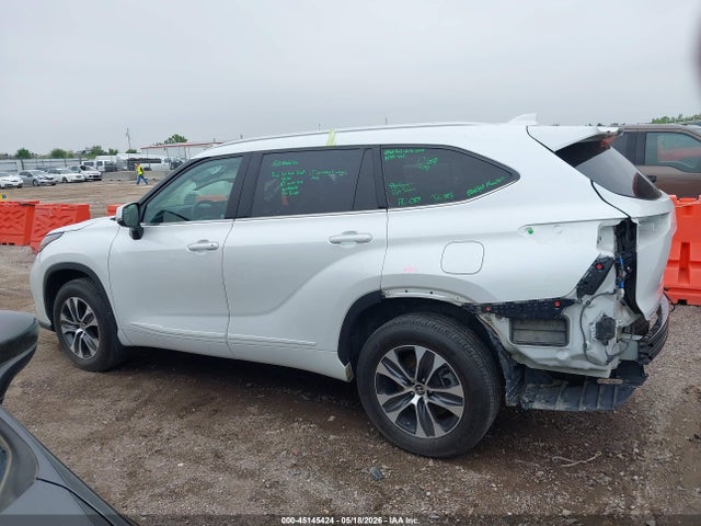 45145424 :رقم المزاد ، 5TDHZRBHXNS570253 vin ، 2022 Toyota Highlander Xle مزاد بيع