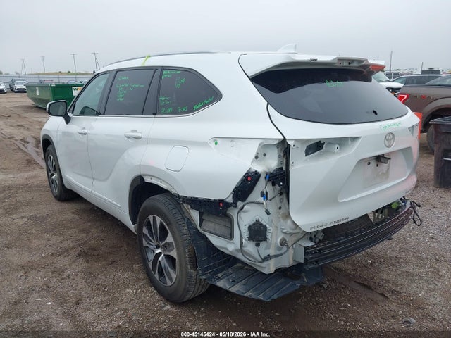 45145424 :رقم المزاد ، 5TDHZRBHXNS570253 vin ، 2022 Toyota Highlander Xle مزاد بيع