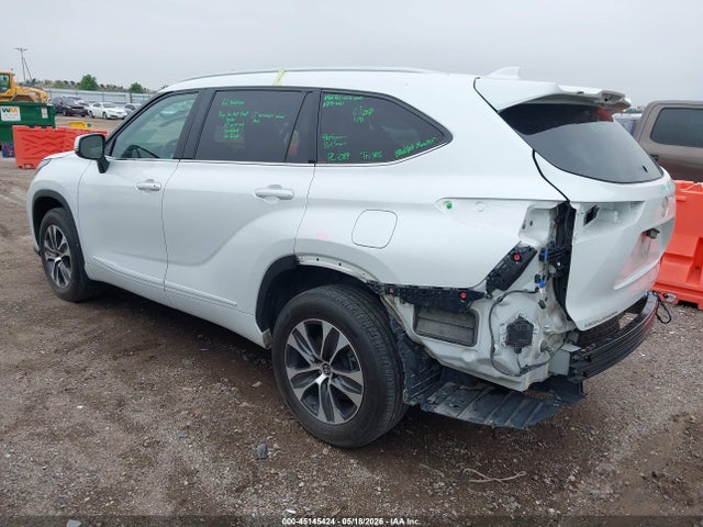 45145424 :رقم المزاد ، 5TDHZRBHXNS570253 vin ، 2022 Toyota Highlander Xle مزاد بيع