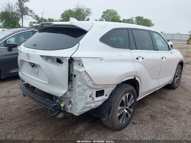 45145424 :رقم المزاد ، 5TDHZRBHXNS570253 vin ، 2022 Toyota Highlander Xle مزاد بيع