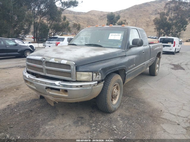45145430 :رقم المزاد ، 3B7KC23Z71G186896 vin ، 2001 Dodge Ram 2500 St مزاد بيع