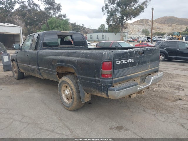 45145430 :رقم المزاد ، 3B7KC23Z71G186896 vin ، 2001 Dodge Ram 2500 St مزاد بيع