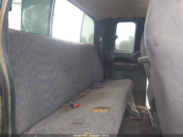 45145430 :رقم المزاد ، 3B7KC23Z71G186896 vin ، 2001 Dodge Ram 2500 St مزاد بيع