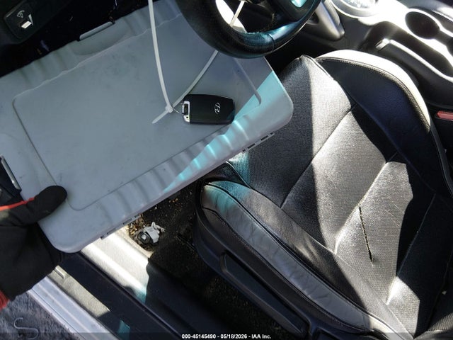 KMHTC6AE2GU249139 Hyundai Veloster Turbo