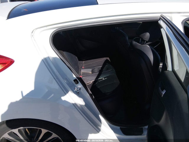 KMHTC6AE2GU249139 Hyundai Veloster Turbo