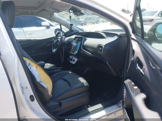 Toyota Prius Four 2017 JTDKARFU4H3038409 Image 5