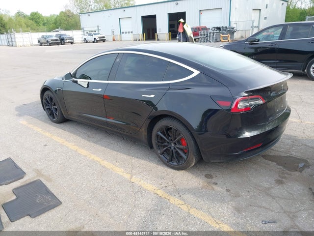 45145781 :رقم المزاد ، 5YJ3E1EB5JF069655 vin ، 2018 Tesla Model 3 Long Range/performance مزاد بيع
