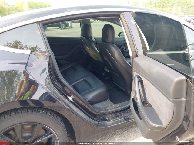 45145781 :رقم المزاد ، 5YJ3E1EB5JF069655 vin ، 2018 Tesla Model 3 Long Range/performance مزاد بيع