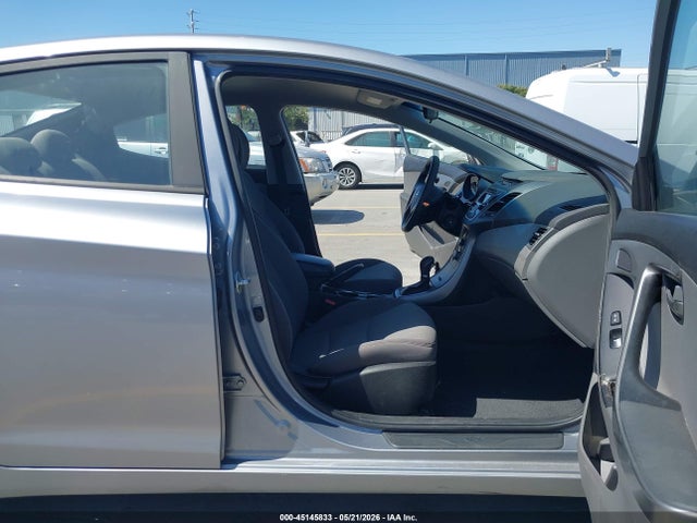 Продажа на аукционе авто 2016 Hyundai Elantra Se, vin: 5NPDH4AE4GH789505, номер лота: 45145833