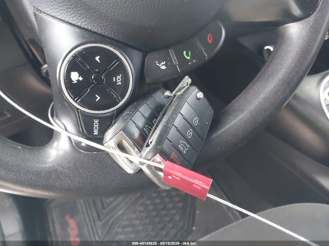 45145835 :رقم المزاد ، KNDJN2A24F7800513 vin ، 2015 Kia Soul مزاد بيع