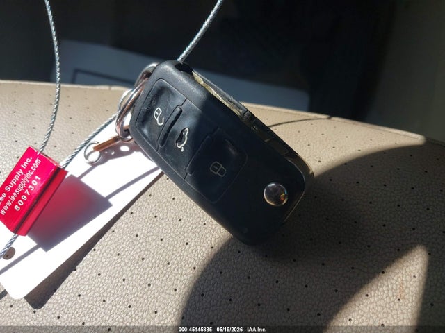 45145885 :رقم المزاد ، 3VWJ07AT5GM617243 vin ، 2016 Volkswagen Beetle 1.8t Sel مزاد بيع