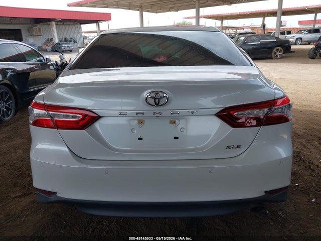 2018 Toyota Camry Xle მანქანა იყიდება აუქციონზე, vin: 4T1B11HK8JU037143, აუქციონის ნომერი: 45145933