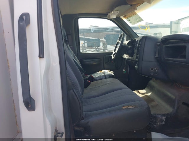45146008 :رقم المزاد ، 1GBC4E1E13F508668 vin ، 2003 Chevrolet Cc4500 مزاد بيع