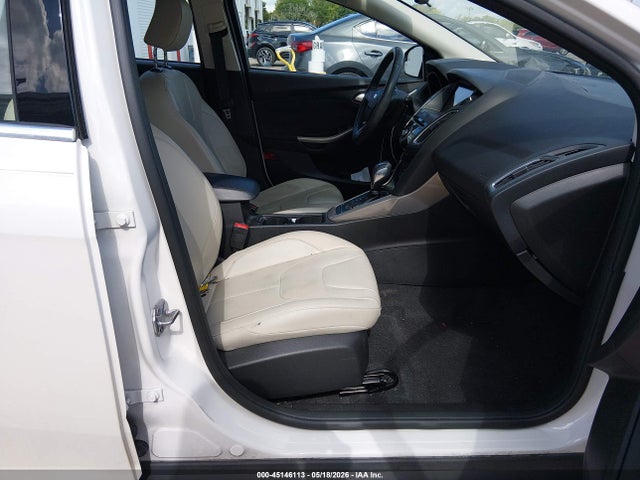 Продаж на аукціоні авто 2017 Ford Focus Titanium, vin: 1FADP3N23HL212948, номер лоту: 45146113