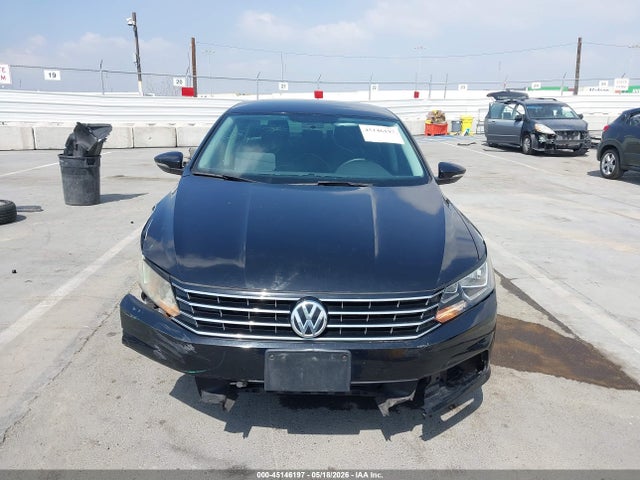 1VWAT7A37GC067696 Volkswagen Passat 1.8t S