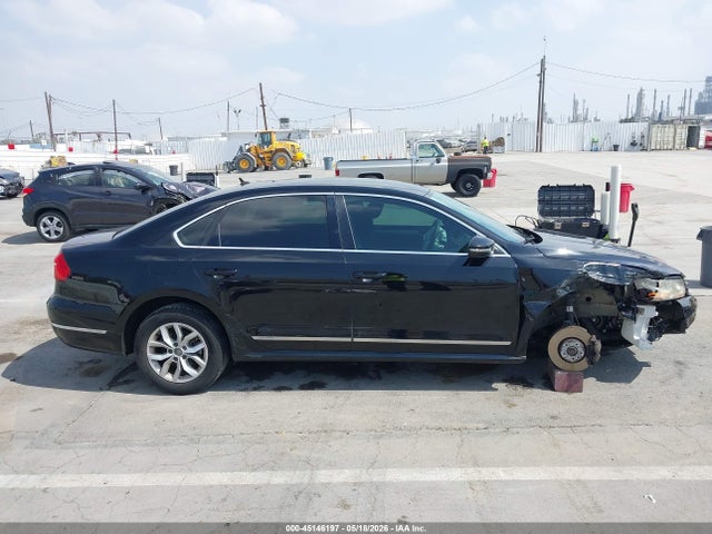 1VWAT7A37GC067696 Volkswagen Passat 1.8t S