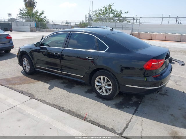 1VWAT7A37GC067696 Volkswagen Passat 1.8t S