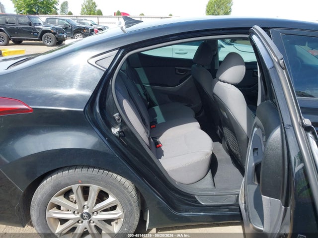 5NPDH4AE8FH617833 Hyundai ELANTRA SE