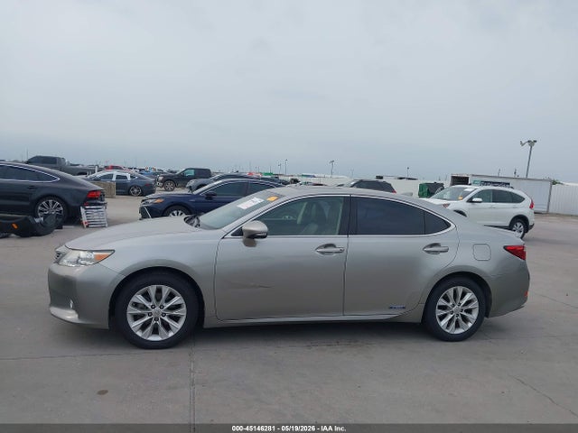 45146281 :رقم المزاد ، JTHBW1GG1F2087693 vin ، 2015 Lexus Es 300h مزاد بيع