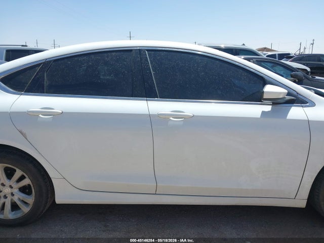 2015 Chrysler 200 Limited მანქანა იყიდება აუქციონზე, vin: 1C3CCCAB7FN715895, აუქციონის ნომერი: 45146284