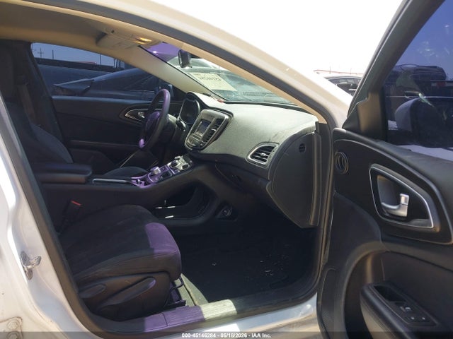 2015 Chrysler 200 Limited მანქანა იყიდება აუქციონზე, vin: 1C3CCCAB7FN715895, აუქციონის ნომერი: 45146284