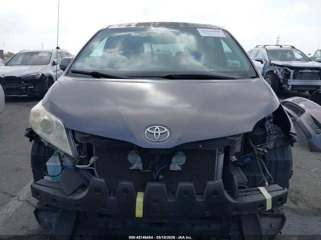 2013 Toyota Sienna Le V6 8 Passenger მანქანა იყიდება აუქციონზე, vin: 5TDKK3DC6DS405002, აუქციონის ნომერი: 45146454