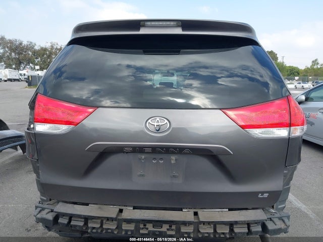 2013 Toyota Sienna Le V6 8 Passenger მანქანა იყიდება აუქციონზე, vin: 5TDKK3DC6DS405002, აუქციონის ნომერი: 45146454